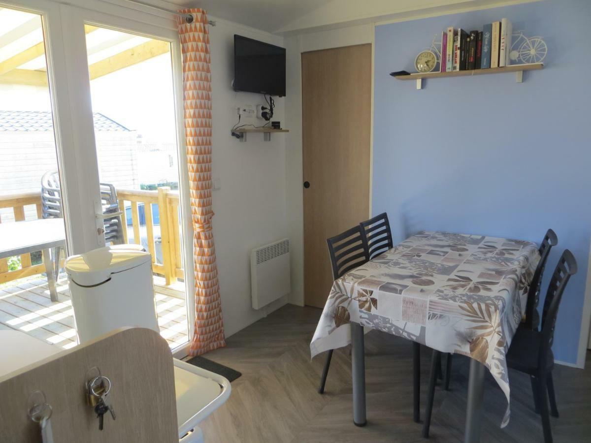 Hebergement Dans Un Domaine A Litteau Exterior foto